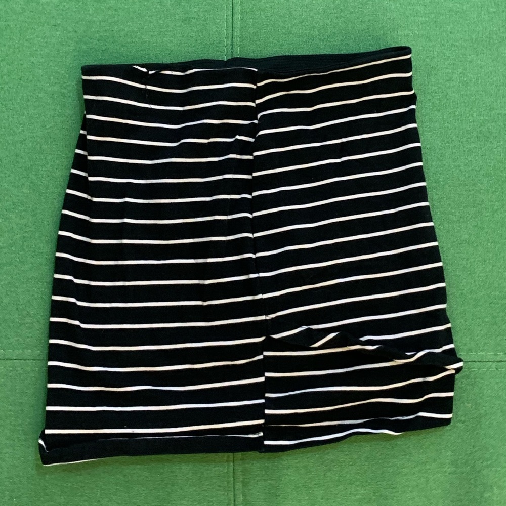 Cute Mini black and white pencil skirt
